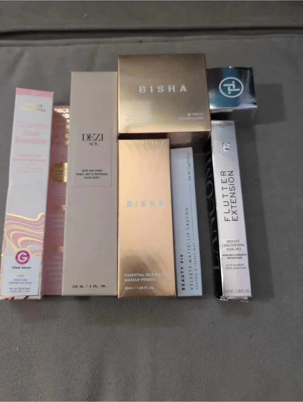 Assorted Makeup - Picture 1 of 8